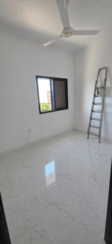 Locaux commerciaux et appartements F3 à louer (Q7 – Cité IF / Iyo Akiro)