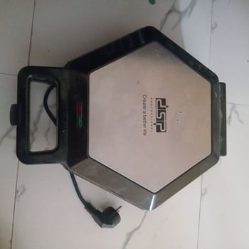 Machine à samboussa 24 places, comme neuve