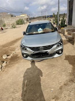 Suzuki Baleno 2024, faible kilométrage, excellent état