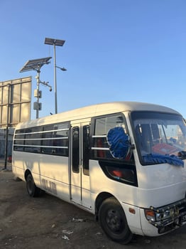 Mitsubishi Rosa 30 places, en bon état, idéal pour transport scolaire ou touristique