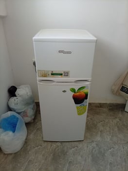 Frigo avec serrure, excellent état