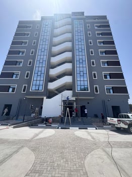 Immeuble R+7 mixte appartements bureaux et commerces