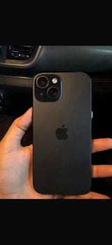 iPhone 15 128 Go, Space Black, 86% batterie, avec accessoires