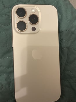 iPhone 16 Pro Gold, 128 Go, 90% d\'état, négociable