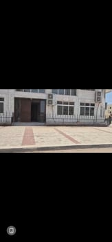 Local commercial en location - Face à la clinique dentaire - Safuat à Saline ouest