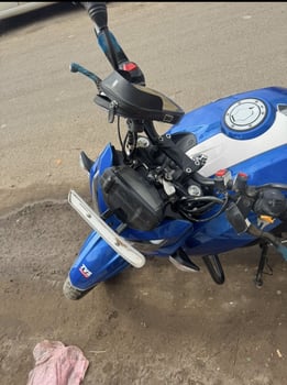 Moto TVS 160cc en bon état, idéale pour déplacements quotidiens