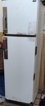 Réfrigérateur presque neuf, très propre et efficace