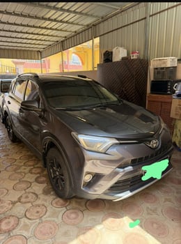 Toyota Rav4, essence, état neuf, faible kilométrage