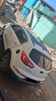 4 Voitures en excellent état à vendre - V8 TOYOTA landcruiser & MARQUE MG 2016 & HYUNDAI CRETA 2023, Kia SPORTAGE 2012