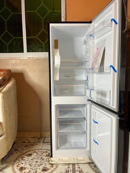 Mobilier et électroménager presque neufs en bon état