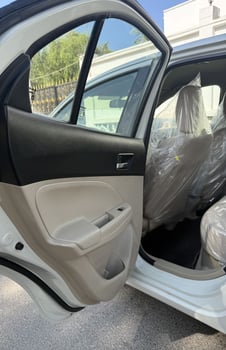 Suzuki Dzire neuve importée, moteur et climatisation parfaits
