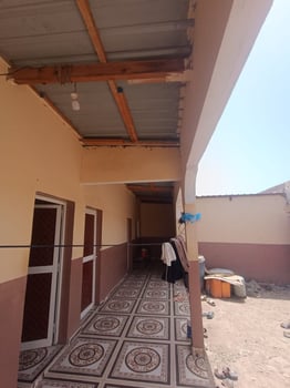 Maison 4 chambres 150m2 récente avec boutique à Balbala Qarawil