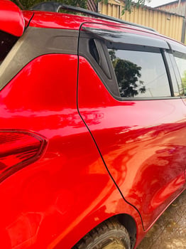 À VENDRE – Suzuki Swift Rouge 2018