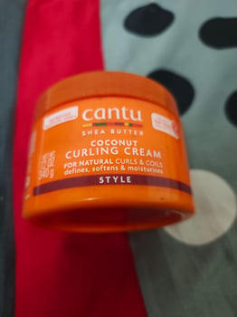 Crème bouclante Cantu beurre de karité et noix de coco 340g
