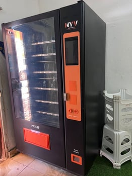 Distributeur automatique neuf autonome, idéal commerces et bureaux à Djibouti
