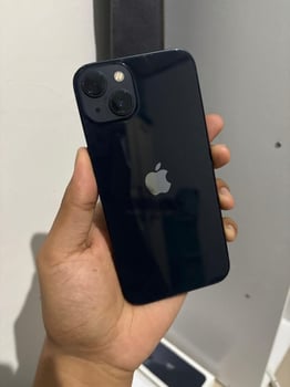 iPhone 13 classique en bon état