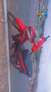 Moto Loncin 110cc peu utilisée en bon état