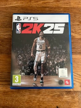 Jeu NBA 2K25 CD en excellent état et peu utilisé