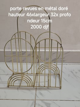 Porte-revues métal doré dimensions 46x32x15 cm