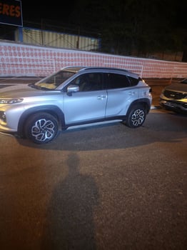 Suzuki Fronx 2024, automatique, toutes options, comme neuf