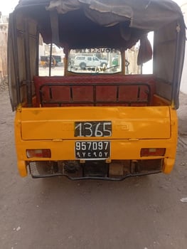 Bajaj bien entretenue, modèle récent en bon état