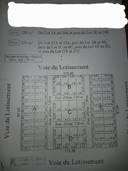 Terrains 120-121 m² en emplacement stratégique à Cité Nassib