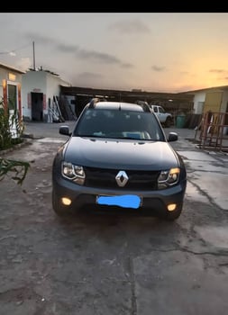 Renault essence, boîte manuelle, climatisation, bien entretenue