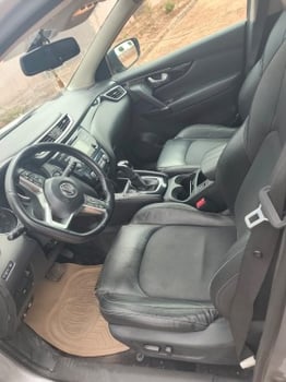 Nissan 2020 essence automatique en très bon état