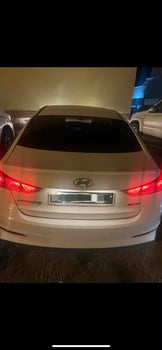 Hyundai Avante 2017 diesel automatique en excellent état