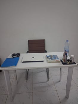 Chambre complète fille et équipements de maison