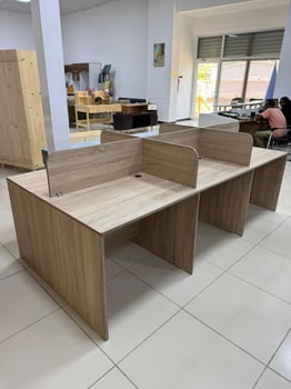 Bureau de travail 6 postes avec cloisons