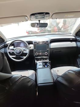 Hyundai Tucson 2024 diesel, intérieur soigné, non-fumeur