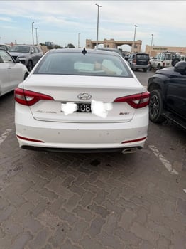 Hyundai Sonata diesel 2017, toit panoramique, excellent état