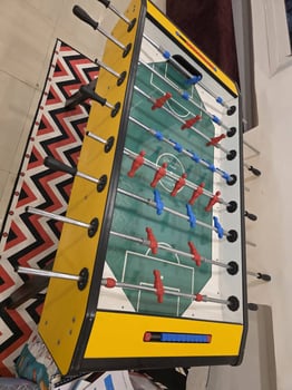 Baby-foot Garlando professionnel, robuste et peu utilisé