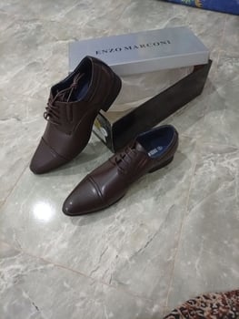Chaussures neuves marron foncé taille 43 homme