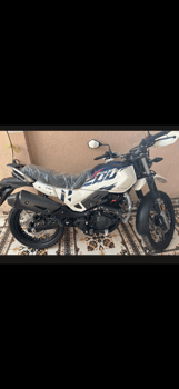 Moto Hero Xpulse 200 2026 neuve, faible kilométrage