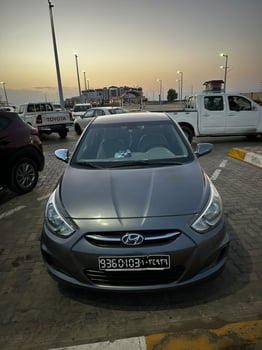 Hyundai Accent 2016 diesel boîte automatique fiable et confortable