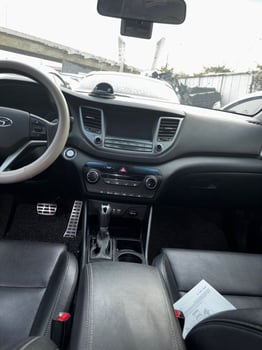 Hyundai Tucson 2018 diesel automatique en excellent état