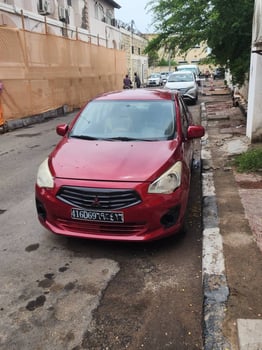 Mitsubishi voiture en très bon état