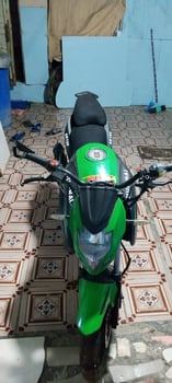 Moto en bon état, moteur entretenu, papiers en règle