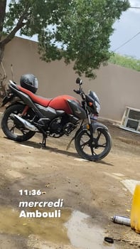 Moto Honda SP 125 manuelle, bon état, économique