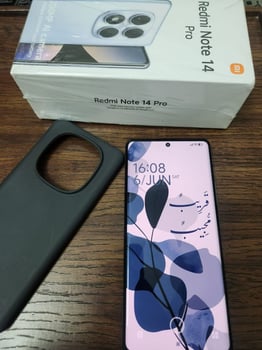 Redmi Note 14 Pro 4G 8 Go RAM 256 Go AMOLED 120 Hz presque neuf