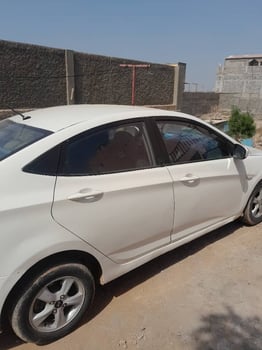Hyundai Accent 2016, diesel, boîte automatique, clim fonctionnelle
