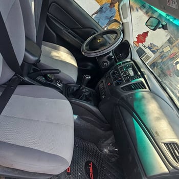 4 Voitures en excellent état à vendre : Mitsubishi L200 2023, AUTOMATIQUE &. Hyundai SANTA FE 2016 & MITSUBISHI L200 2022 manual& TOYOTA LANDCRUISER PRADO 2021