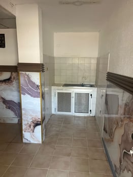 À LOUER – Appartements F2 rénovés, modernes et climatisés à Héron (Meublés & Non Meublés)