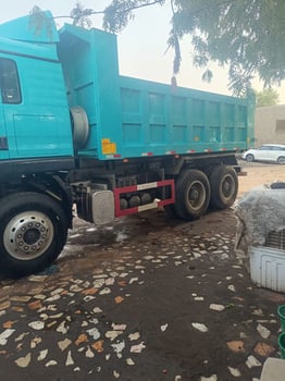 Howo TX371 camion-benne en excellent état