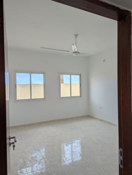 Villa neuve 214 m², 3 chambres, quartier calme à PK18