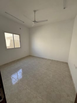 Villa neuve 214 m², 3 chambres, quartier calme à PK18