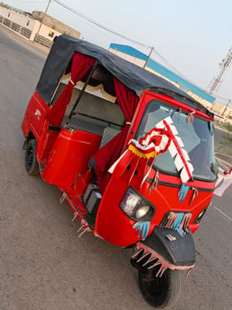Bajaj en excellent état, 1 an d\'utilisation