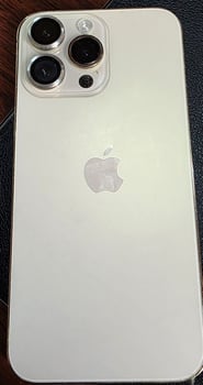 iPhone 16 Pro Max 256 Go batterie 100%